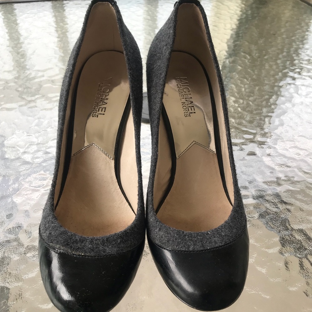 Michael Michael Kors Wool Pumps.